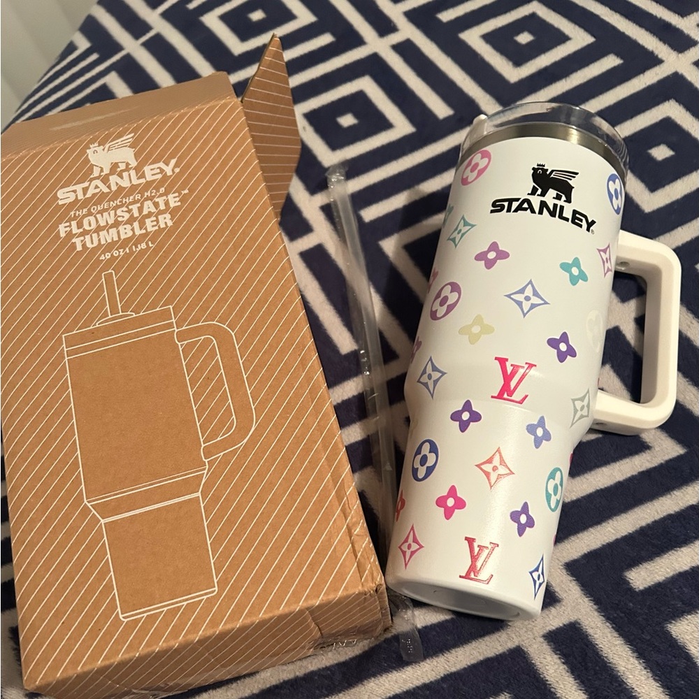 Stanley White Tumbler with Multicolor Pattern - Picture 7 of 9